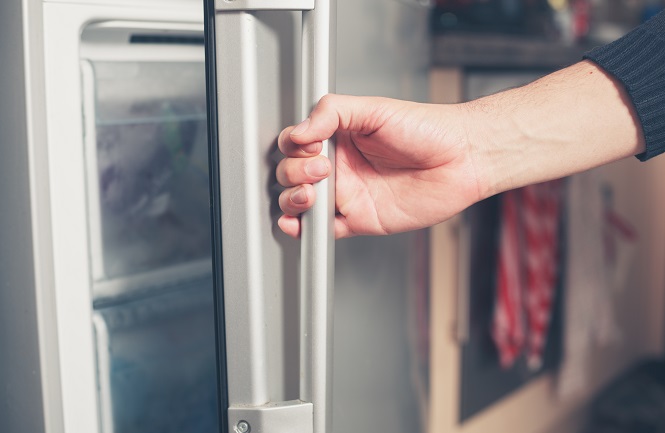How to Dispose of an Old Refrigerator Safely and Responsibly
